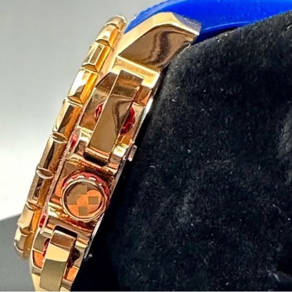 EUC Vince Camuto VC/1019BLRG Striker WATCH Rose Gold Tone Blue Resin Strap - Picture 4 of 8